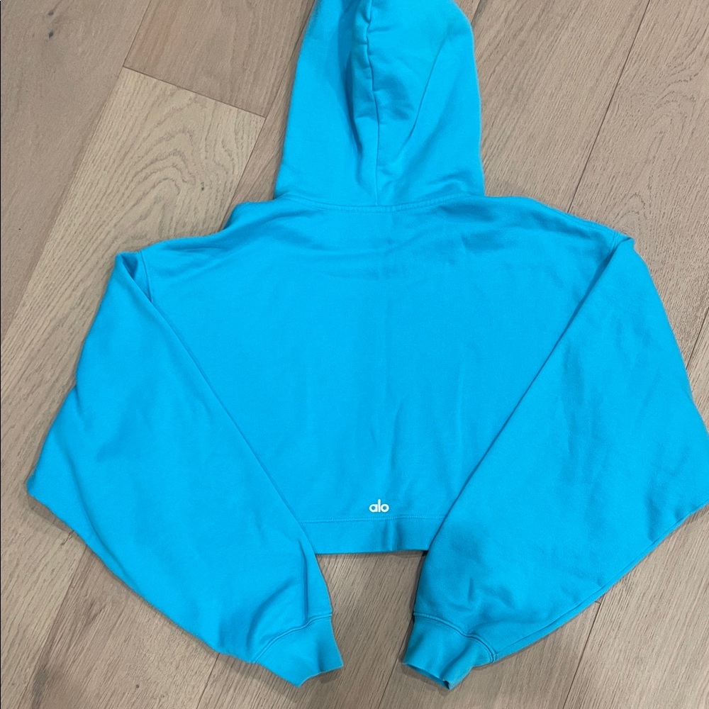 ALO Yoga Bright Turquoise Cropped Hoodie - Picture 4 of 5
